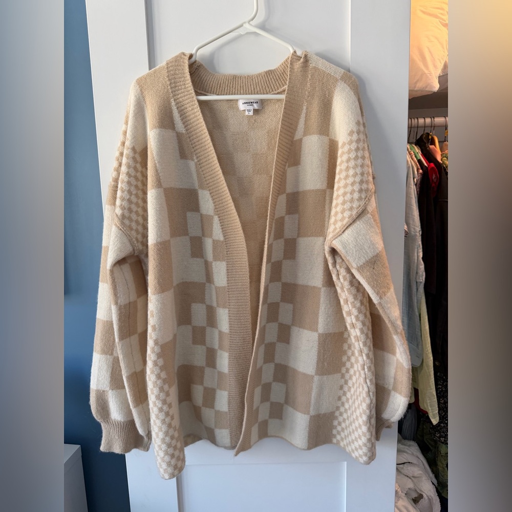 Stylish Beige and Cream Checkered Cardigan